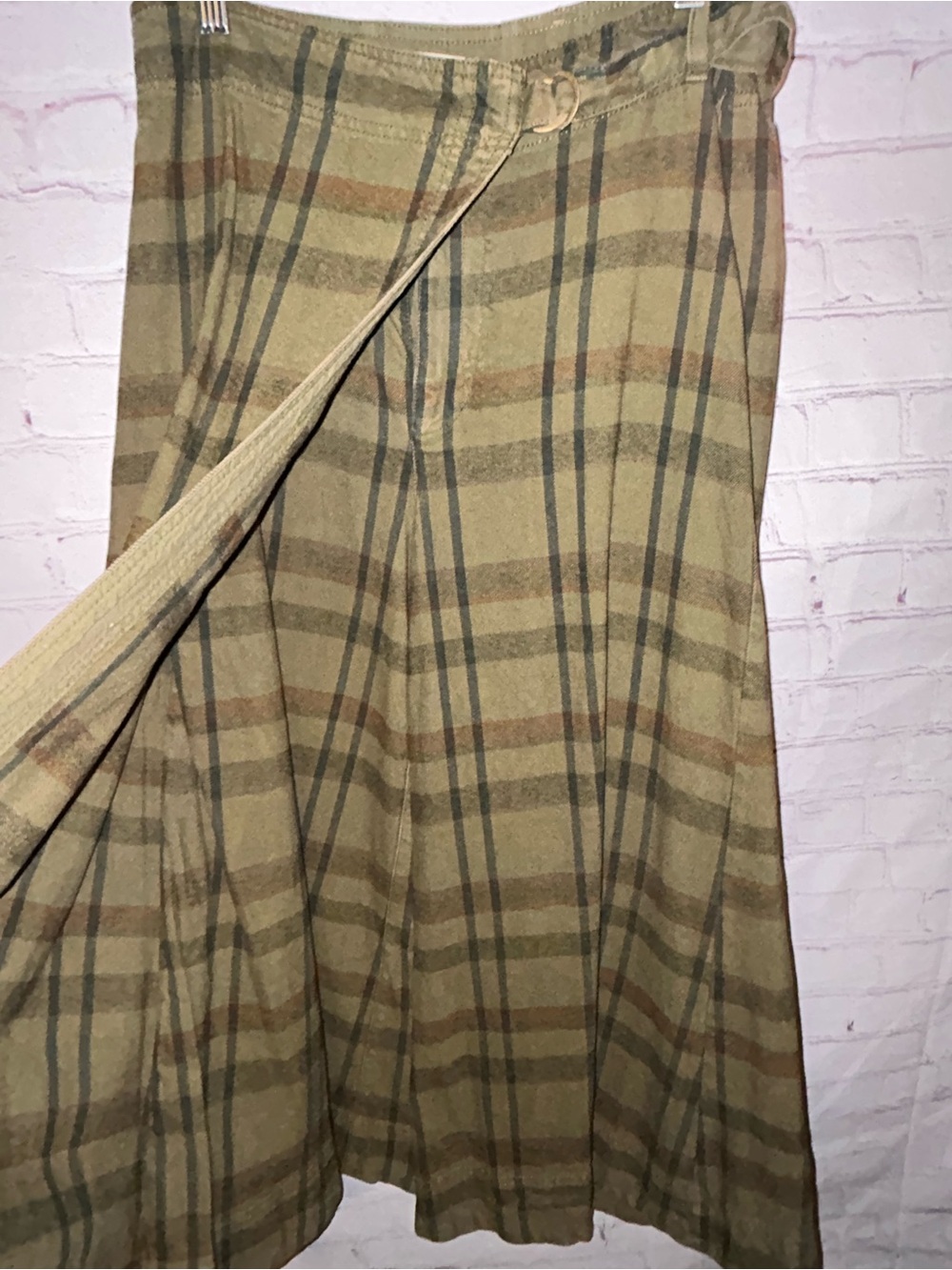 Pilcro Kilted Plaid Wide-Leg
Surplice Pants size 27 - Picture 4 of 11